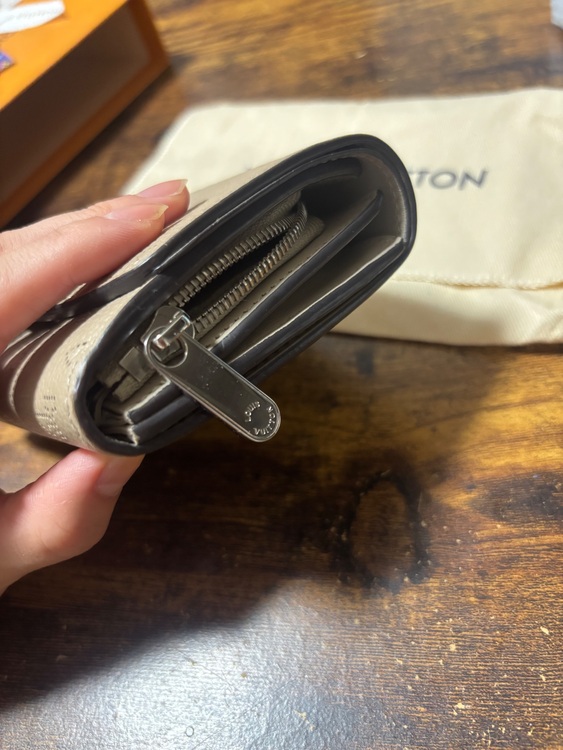 M62542 ポルトフォイユ・イリス コンパクト　ガレ（ブランド財布・小物）の商品画像 - 査定依頼日：2025年8月12日 - 最高査定価格：15,000円