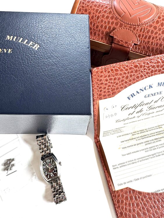 フランクミュラー コンキスタドール  8005L （高級時計）の商品画像 - 査定依頼日：2025年5月30日 - 最高査定価格：220,000円