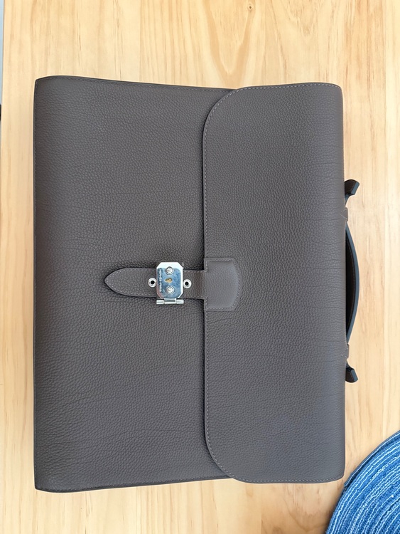 サックアデペッシュ（ブランドバッグ）の商品画像 - 査定依頼日：2025年6月27日 - 最高査定価格：300,000円