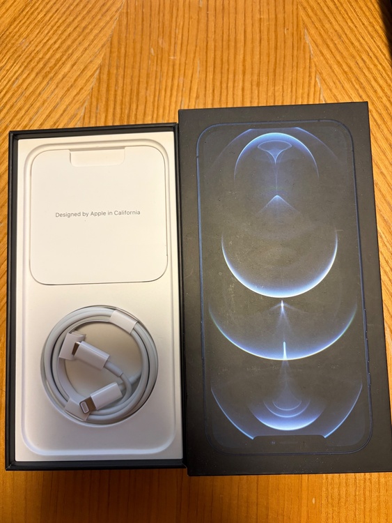 iPhone iPhone 12 Pro Max 256GB docomo（スマホ）の商品画像 - 査定依頼日：2026年6月22日 - 最高査定価格：41,500円