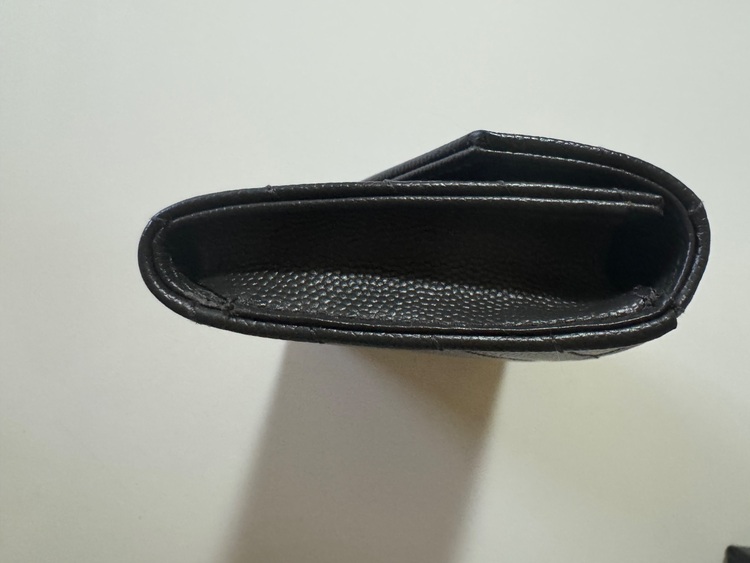 イブサンローラン  （ブランドバッグ）の商品画像 - 査定依頼日：2025年6月19日 - 最高査定価格：42,000円