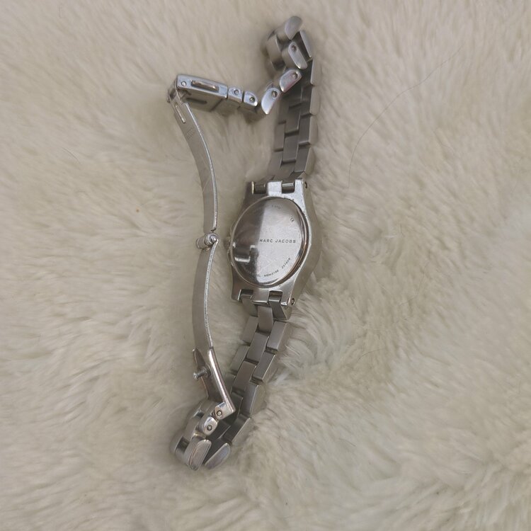 その他 その他 Marc By Marc JacobcのMBM3198（高級時計）の商品画像 - 査定依頼日：2026年2月4日 - 最高査定価格：14,000円