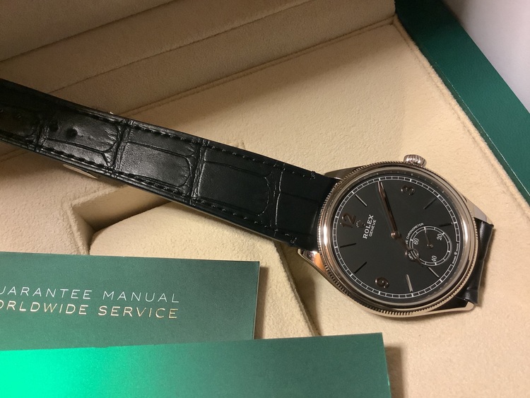 ロレックス パーペチュアル 5250（高級時計）の商品画像 - 査定依頼日：2025年7月27日 - 最高査定価格：3,300,000円