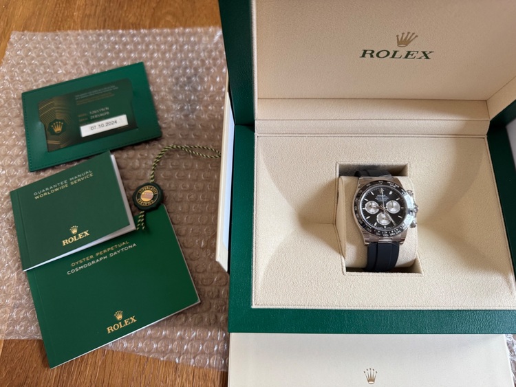 ロレックス デイトナ 126519l（高級時計）の商品画像 - 査定依頼日：2025年6月26日 - 最高査定価格：5,850,000円