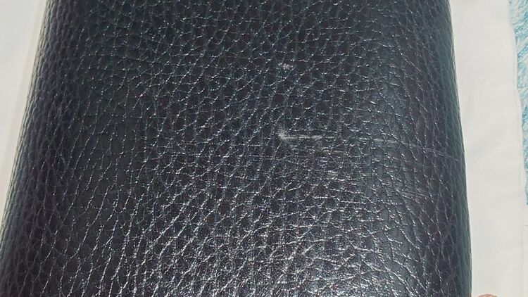 チェーンウォレット　ブラック　レザー　マーモント　長財布　546585　ショルダ（ブランドバッグ）の商品画像 - 査定依頼日：2025年8月23日 - 最高査定価格：50,000円