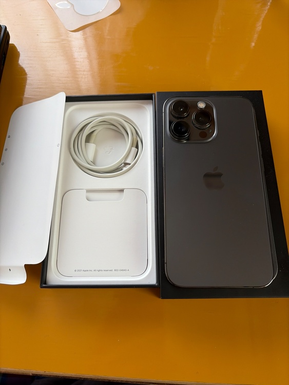 iPhone 13 Pro 256GB docomo（スマホ）の商品画像 - 査定依頼日：2026年4月6日 - 最高査定価格：49,000円