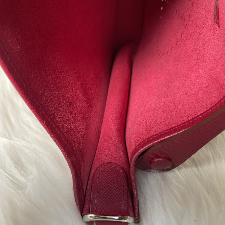 エルメス エブリン3ＰＭ ヴォーエプソン ルビー □O刻印（ブランドバッグ）の商品画像 - 査定依頼日：2025年1月25日 - 最高査定価格：250,000円