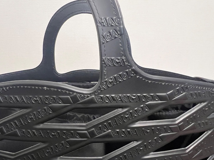 ネオバスケット（ブランドバッグ）の商品画像 - 査定依頼日：2025年6月23日 - 最高査定価格：55,000円