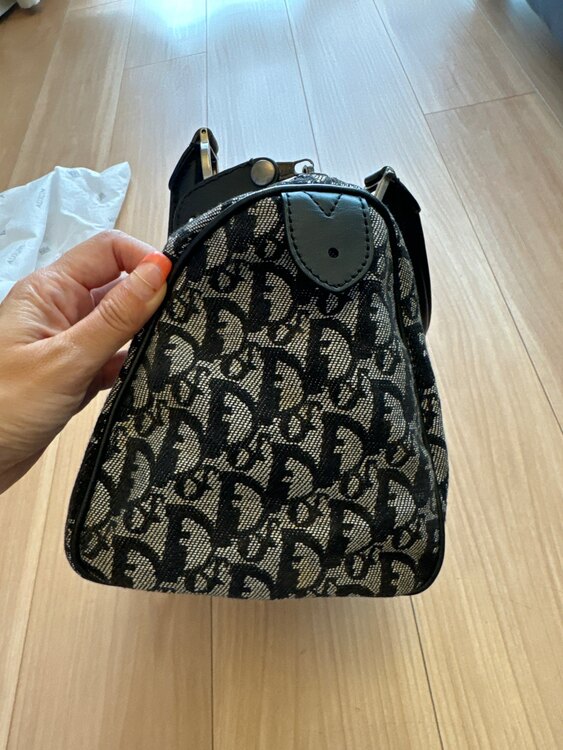 ディオール  （ブランドバッグ）の商品画像 - 査定依頼日：2024年9月30日 - 最高査定価格：60,000円