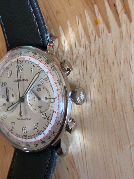 その他 その他 ユンハンス　マイスターてれ（高級時計）の商品画像 - 査定依頼日：2026年1月21日 - 最高査定価格：50,000円