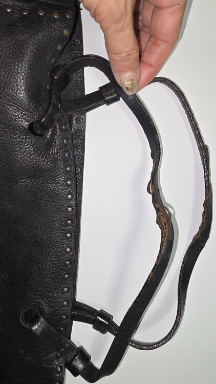 レザーバッグ（ブランドバッグ）の商品画像 - 査定依頼日：2026年4月19日 - 最高査定価格：25,000円