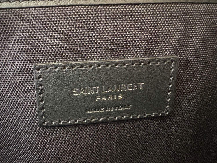 イブサンローラン  （ブランドバッグ）の商品画像 - 査定依頼日：2026年1月17日 - 最高査定価格：75,000円