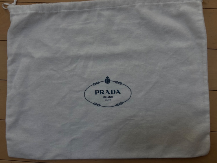 ミディアムレザーショルダーバッグ（ブランドバッグ）の商品画像 - 査定依頼日：2026年4月7日 - 最高査定価格：210,000円