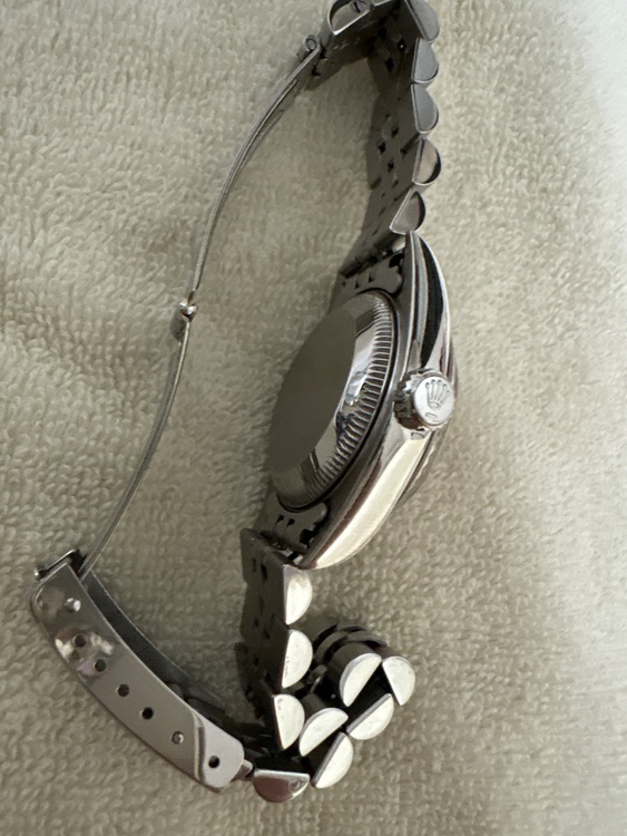 ロレックス デイトジャスト Y81060（高級時計）の商品画像 - 査定依頼日：2025年9月28日 - 最高査定価格：900,000円