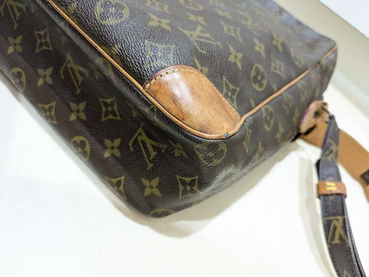 ダヌーブ（ブランドバッグ）の商品画像 - 査定依頼日：2025年5月28日 - 最高査定価格：10,000円