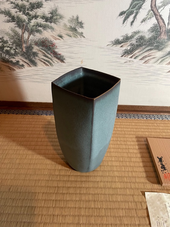 花瓶（美術品・骨董品）の商品画像 - 査定依頼日：2026年4月22日 - 最高査定価格：1,000円