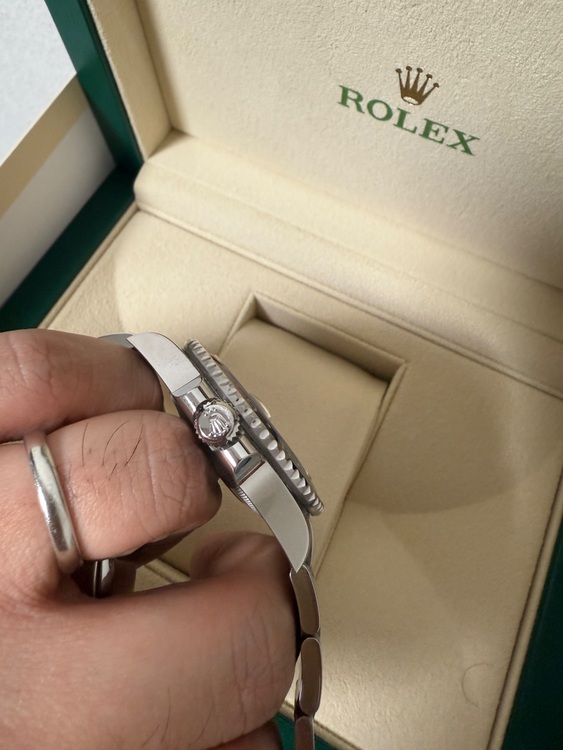 ロレックス GMTマスター 126710blr（高級時計）の商品画像 - 査定依頼日：2025年6月9日 - 最高査定価格：2,880,000円