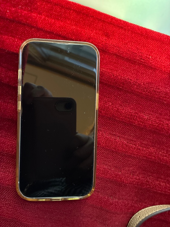 iPhone 15 128GB au（スマホ）の商品画像 - 査定依頼日：2026年3月20日 - 最高査定価格：63,000円