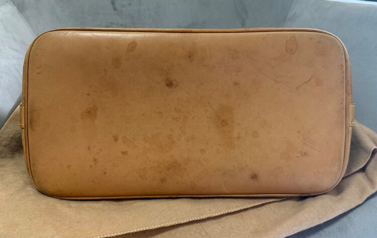 ルイヴィトン アルマ （ブランドバッグ）の商品画像 - 査定依頼日：2025年3月31日 - 最高査定価格：30,000円