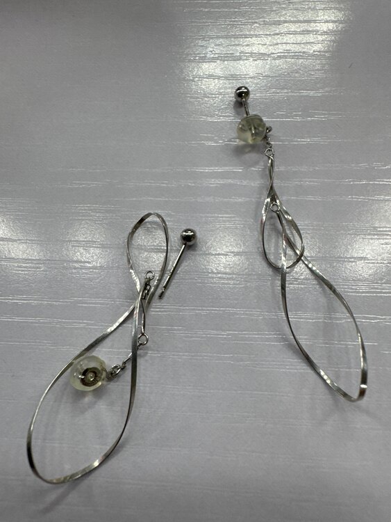 ホワイトゴールドピアス（金・貴金属）の商品画像 - 査定依頼日：2025年5月28日 - 最高査定価格：10,000円