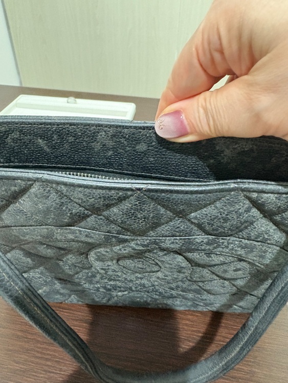 復刻トート　シルバー　キャビアスキン（ブランドバッグ）の商品画像 - 査定依頼日：2025年10月16日 - 最高査定価格：120,000円