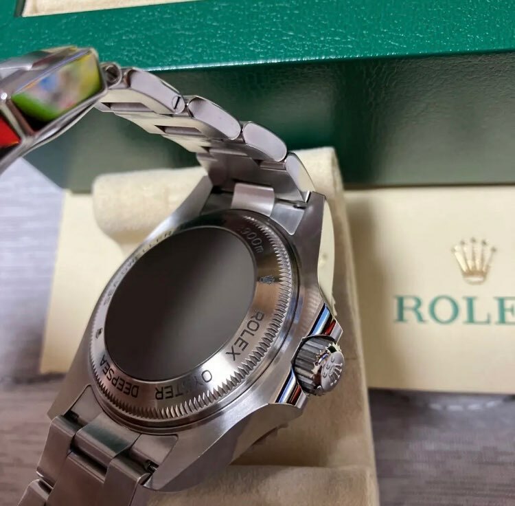 ロレックス シードゥエラー 12666（高級時計）の商品画像 - 査定依頼日：2025年2月3日 - 最高査定価格：1,830,000円