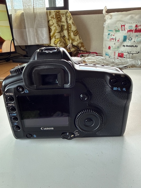 Eos5D（カメラ）の商品画像 - 査定依頼日：2026年5月29日 - 最高査定価格：11,100円