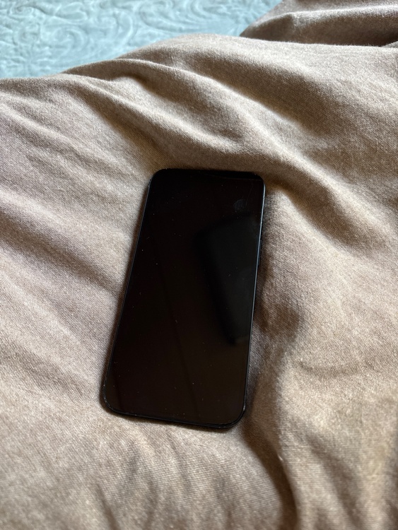 iPhone 13 128GB Softbank（スマホ）の商品画像 - 査定依頼日：2026年3月6日 - 最高査定価格：36,000円