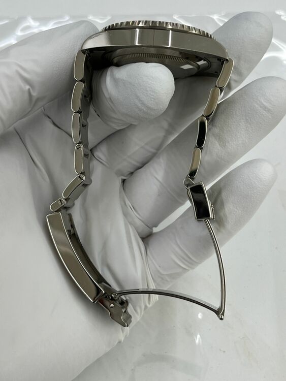 ロレックス サブマリーナー 116619LB（高級時計）の商品画像 - 査定依頼日：2025年7月29日 - 最高査定価格：4,400,000円