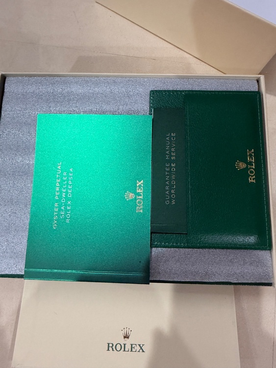 ディープシー（高級時計）の商品画像 - 査定依頼日：2026年1月13日 - 最高査定価格：2,400,000円