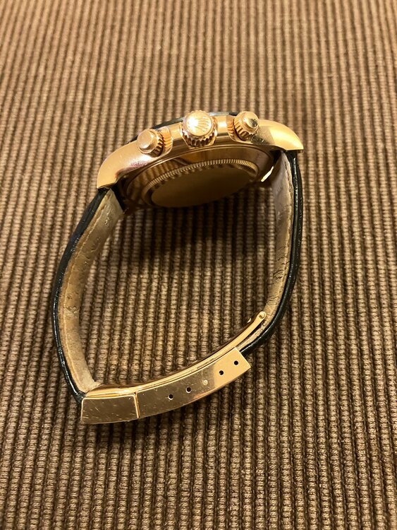 ロレックス デイトナ 116515Lm（高級時計）の商品画像 - 査定依頼日：2024年12月22日 - 最高査定価格：4,550,000円