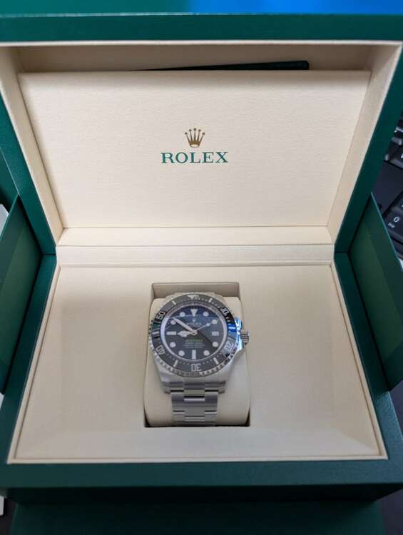 ロレックス シードゥエラー 136660-98220A（高級時計）の商品画像 - 査定依頼日：2025年4月22日 - 最高査定価格：2,200,000円