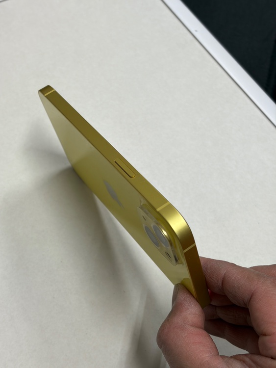 iPhone 14 Plus 256GB SIMフリー（スマホ）の商品画像 - 査定依頼日：2026年3月13日 - 最高査定価格：54,000円