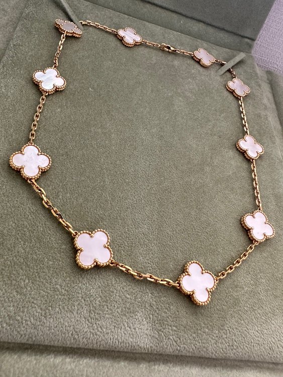 ヴァンクリーフ＆アーペル ヴィンテージアルハンブラ 10モチーフ ネックレス Y（宝石）の商品画像 - 査定依頼日：2023年8月13日 - 最高査定価格：850,000円