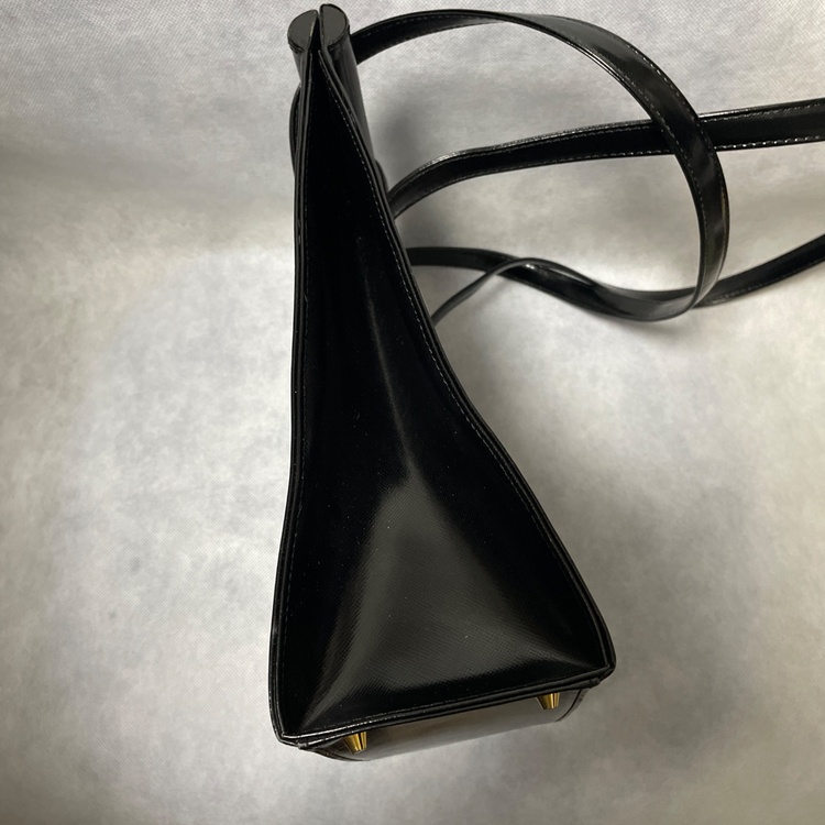 ショルダーバッグ（ブランドバッグ）の商品画像 - 査定依頼日：2026年2月25日 - 最高査定価格：20,000円