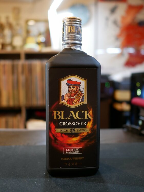 ブラックニッカ・クロスオーバー（お酒）の商品画像 - 査定依頼日：2026年10月10日 - 最高査定価格：3,000円