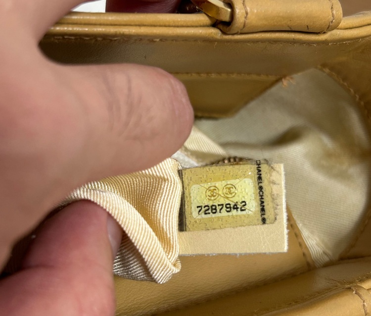 チョコバー ココマーク ショルダーバッグ（ブランドバッグ）の商品画像 - 査定依頼日：2025年9月21日 - 最高査定価格：150,000円