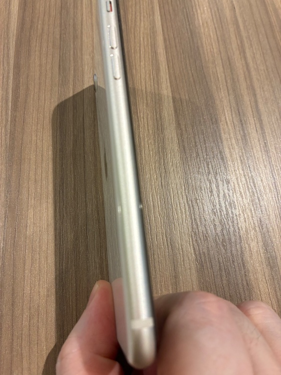 iPhone iPhone SE (第 3 世代) 64GB SIMフリー（スマホ）の商品画像 - 査定依頼日：2026年7月15日 - 最高査定価格：20,000円