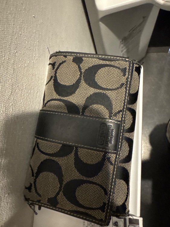 その他 コーチ （ブランドバッグ）の商品画像 - 査定依頼日：2025年9月4日 - 最高査定価格：1,000円