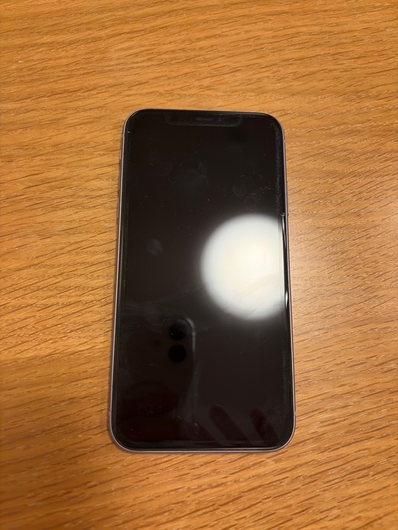 iPhone11 128GB au（スマホ）の商品画像 - 査定依頼日：2026年3月25日 - 最高査定価格：21,000円