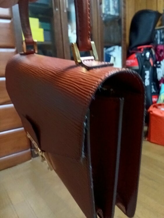 ルイヴィトン エピ （ブランドバッグ）の商品画像 - 査定依頼日：2026年4月21日 - 最高査定価格：50,000円