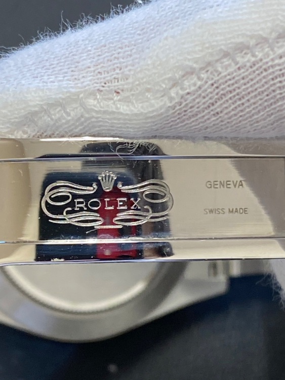 ロレックス デイトナ 116500lm（高級時計）の商品画像 - 査定依頼日：2025年11月16日 - 最高査定価格：4,150,000円