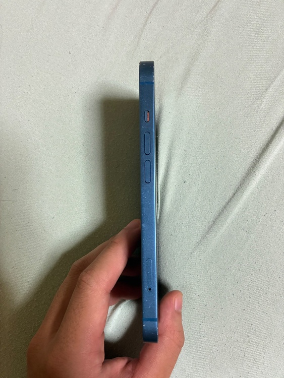 iPhone iPhone 13 128GB SIMフリー（スマホ）の商品画像 - 査定依頼日：2026年8月24日 - 最高査定価格：34,000円
