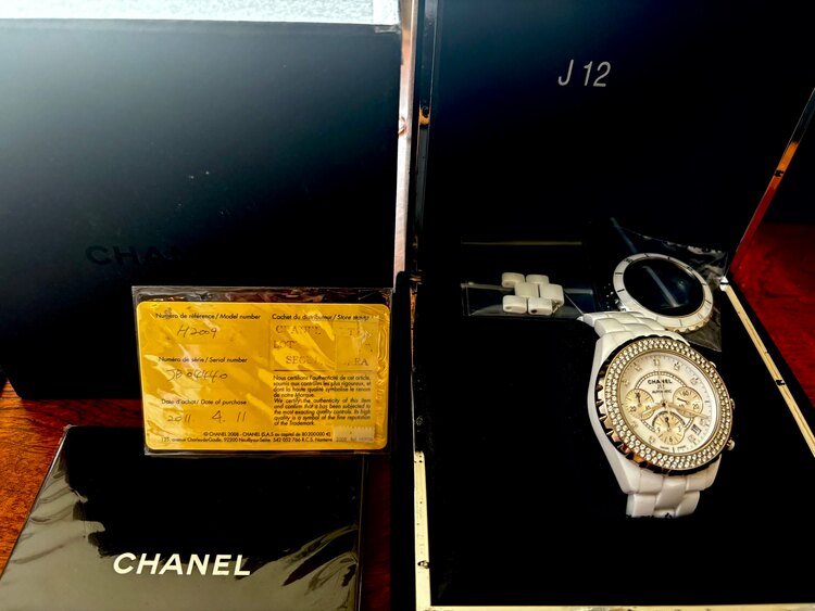 CHANEL J12（高級時計）の商品画像 - 査定依頼日：2025年3月1日 - 最高査定価格：650,000円