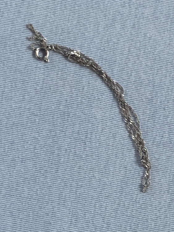 宝石の石、K18等切れたチェーン、財布（金・貴金属）の商品画像 - 査定依頼日：2025年10月31日 - 最高査定価格：5,000円