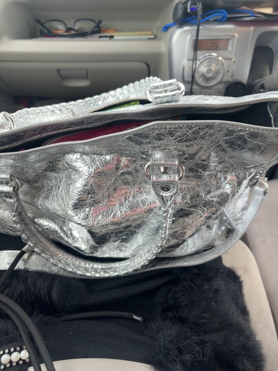 バレンシアガ  （ブランドバッグ）の商品画像 - 査定依頼日：2026年2月21日 - 最高査定価格：185,000円