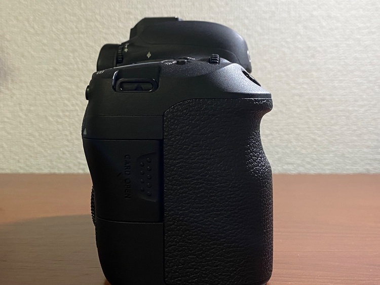 EOS 6D Mark Ⅱ EF 24-70 F4L IS USM kit（カメラ）の商品画像 - 査定依頼日：2026年9月27日 - 最高査定価格：107,000円