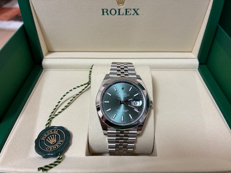 ロレックス デイトジャスト 12630（高級時計）の商品画像 - 査定依頼日：2026年4月9日 - 最高査定価格：2,200,000円