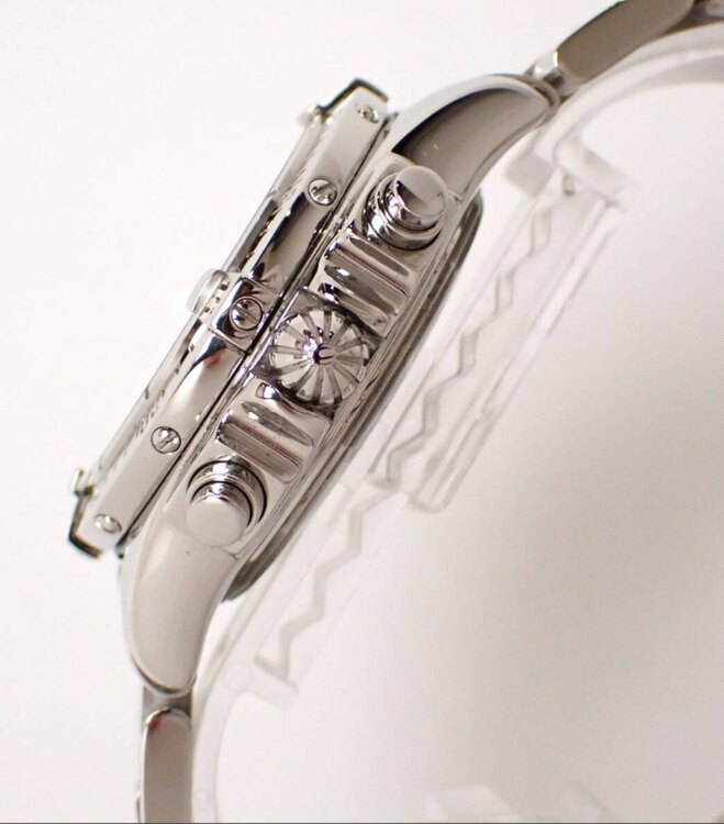 クロノコックピットホワイトシェル文字盤（高級時計）の商品画像 - 査定依頼日：2025年3月7日 - 最高査定価格：145,000円