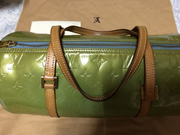 ヴェルニベッドフォード（ブランドバッグ）の商品画像 - 査定依頼日：2022年6月20日 - 最高査定価格：20,000円